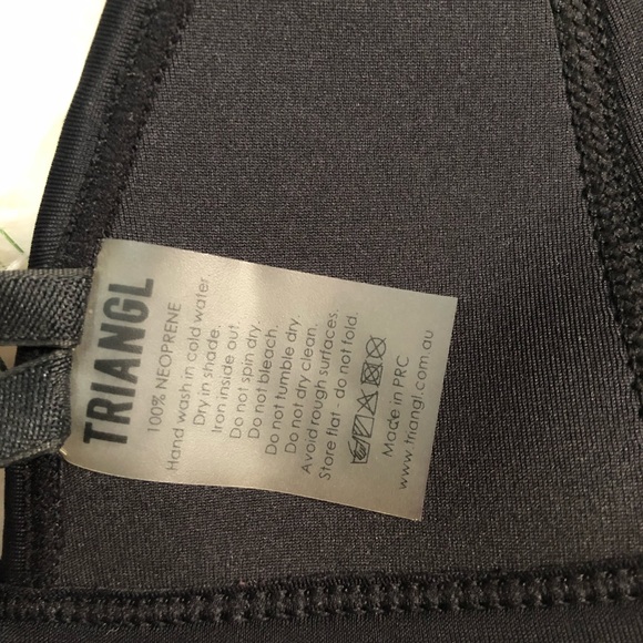 Authentic TRIAGL black and white bikini top NWOT - Picture 4 of 5